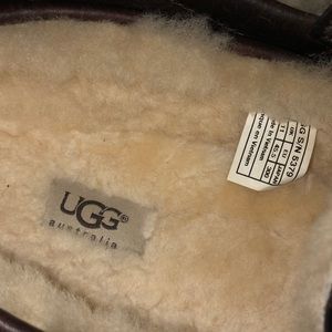 Never worn Men’s Ugg Slippers
